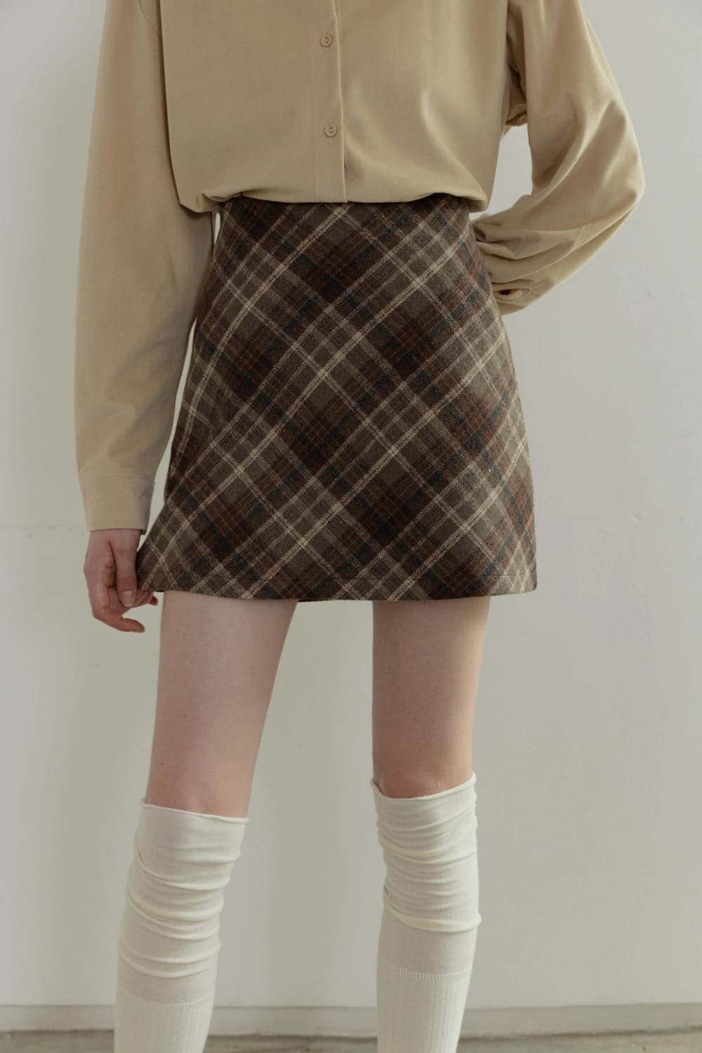 Classic Plaid Mini Skirt Versatile for Office and Casual Style