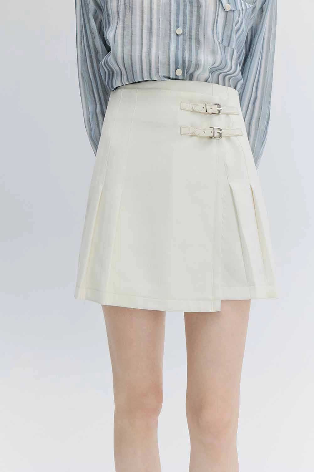 Mini-jupe trapèze pour femme avec accents de boucles et ceinture structurée
