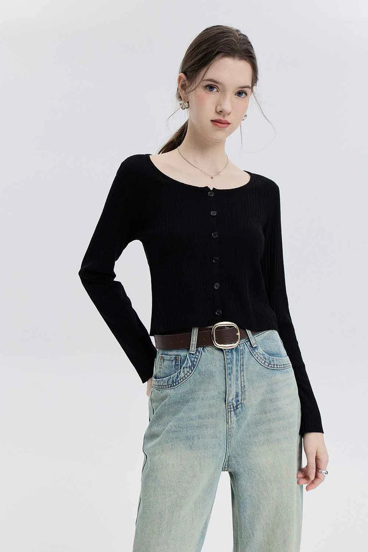 Cardigan Cropped Minimalis dengan Penutupan Butang Hadapan