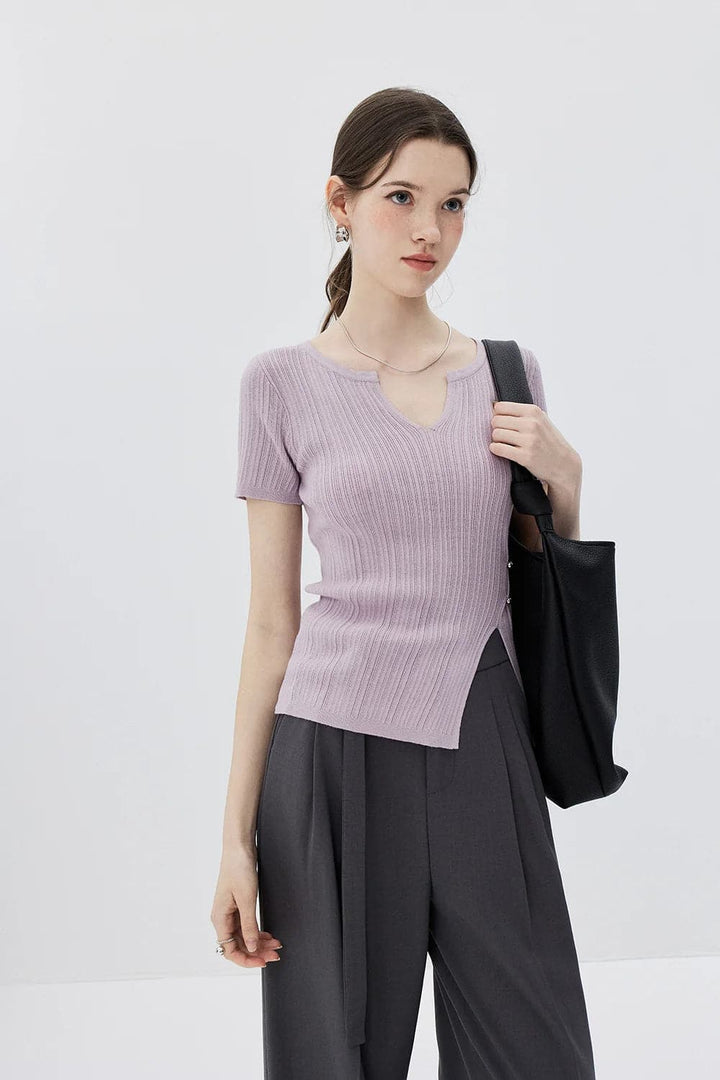 Chic Ribbed Knit Top with V-Neck and Side Buckle Detail