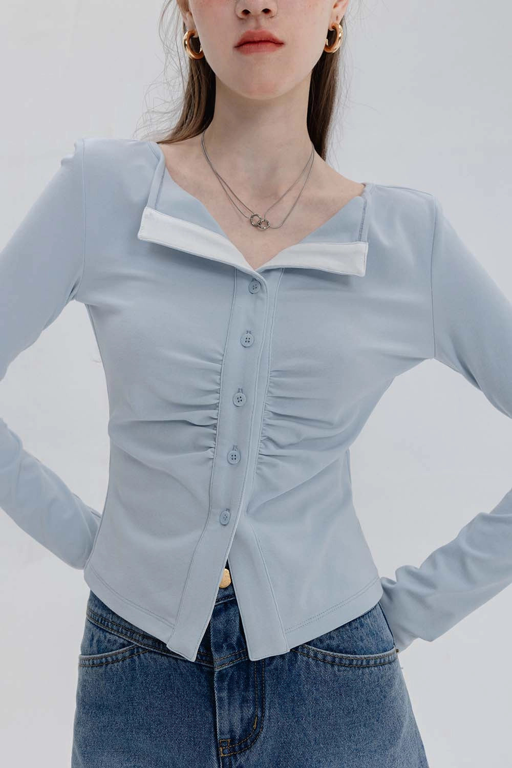 Taillierter Damen-Cardigan mit Knopfleiste und Kontrastbesatz