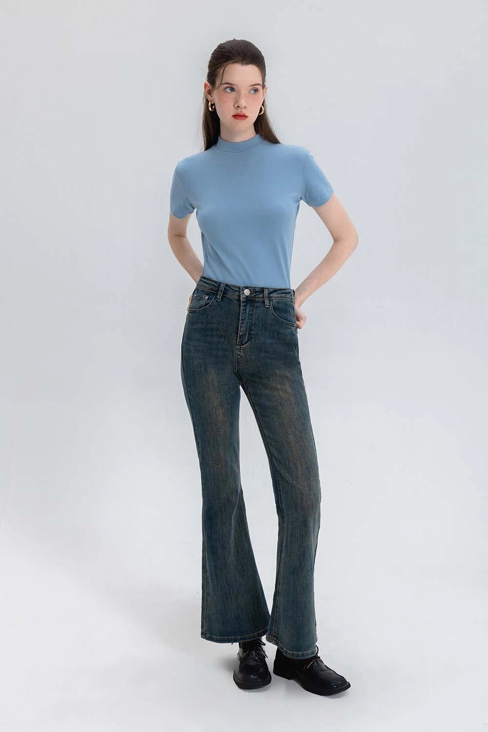 Chic Vintage Flared Jeans