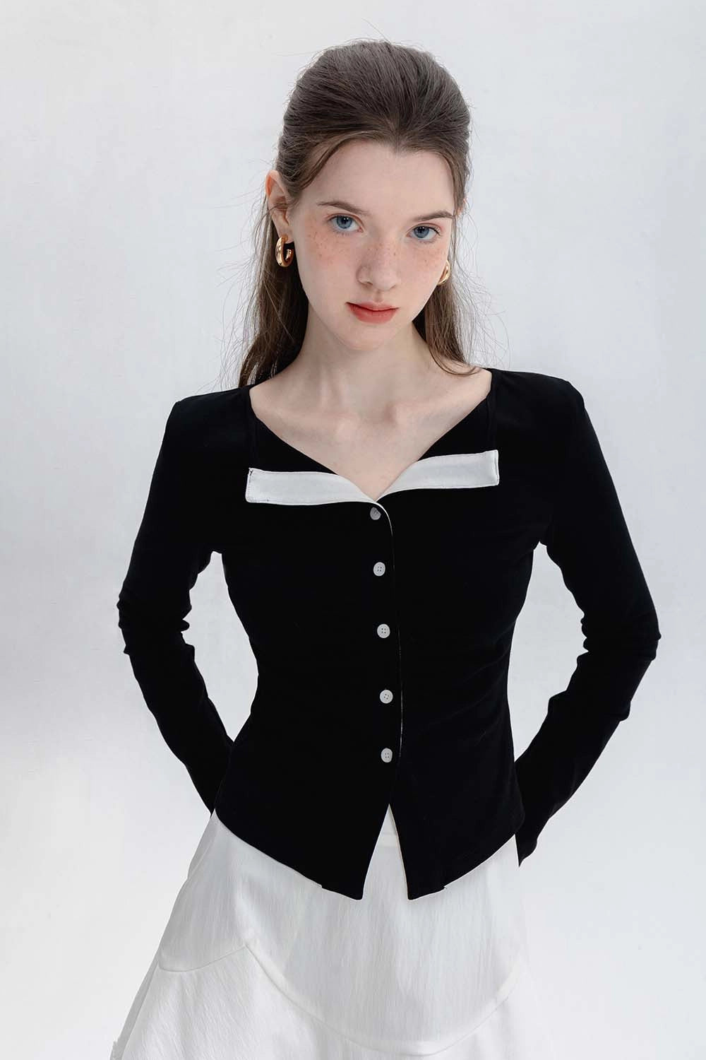 Cardigan ajusté boutonné à bordure contrastée pour femme