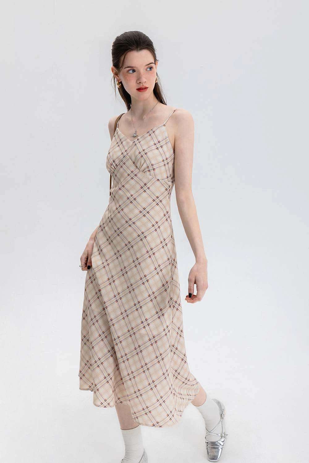 ชุดเดรส Midi Slip Dress แขนกุดลายสก็อตพร้อมสายปรับได้