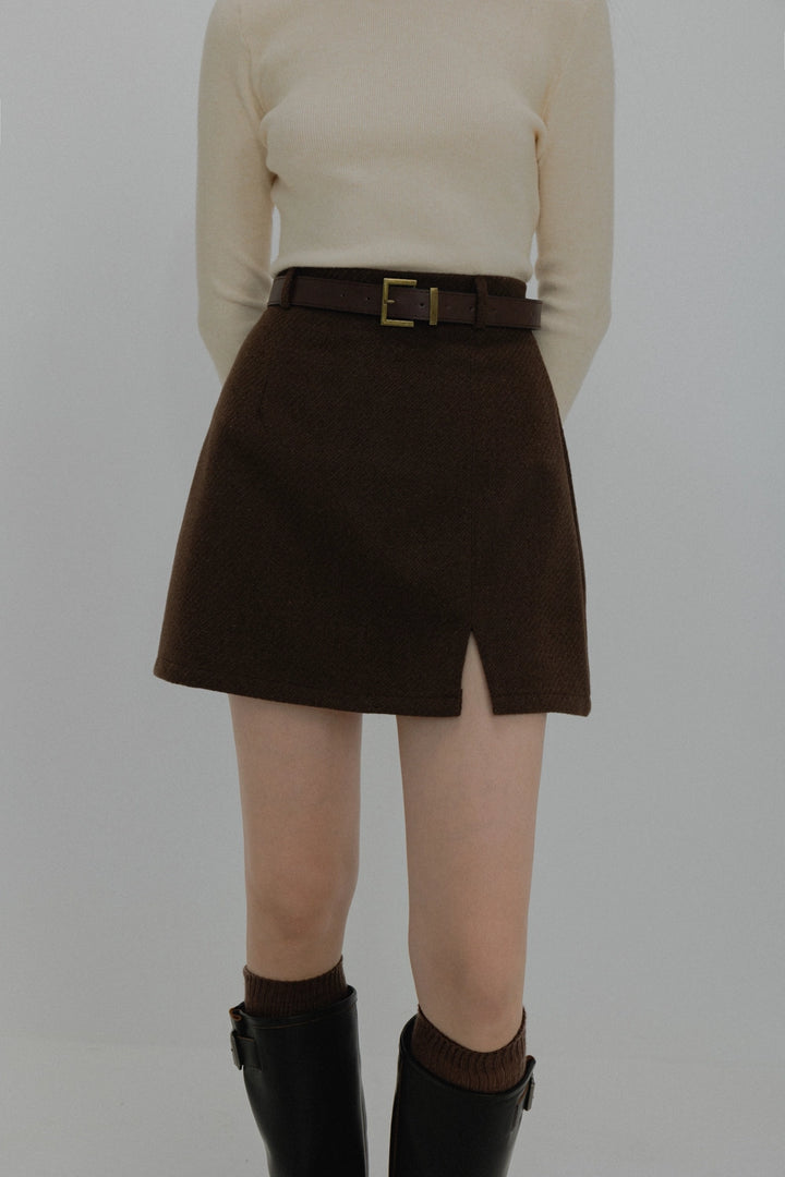トレンディな女性の服装のためのベルト付きウエストが付いたモダンなミニ A ライン スカート