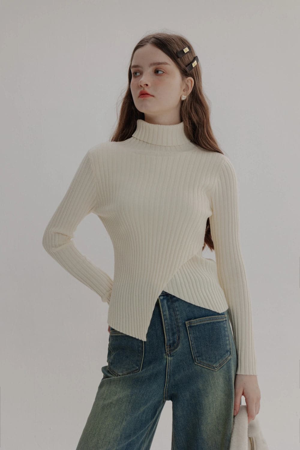 Asymmetrical Hem Turtleneck Sweater with Ribbed Texture