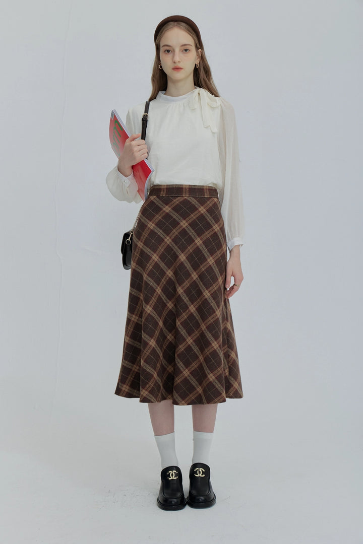 Skirt Midi A-Line Plaid dengan Labuh Flowy