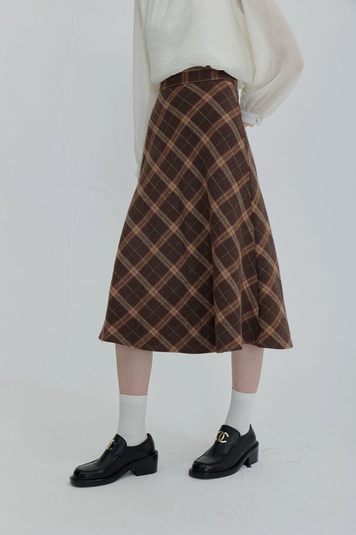 Plaid A-Line Midi Skirt with Flowy Hem