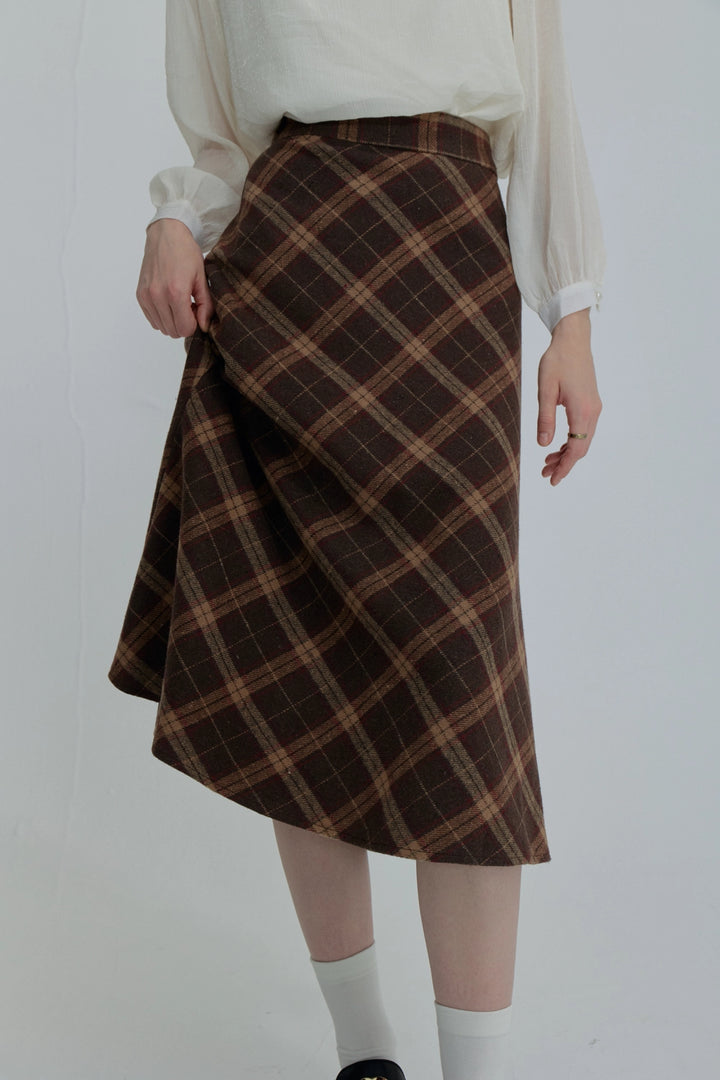 Skirt Midi A-Line Plaid dengan Labuh Flowy