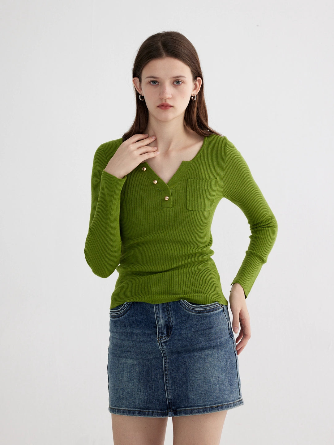 Women's Buttoned Ribbed Sweater with Pocket Detail