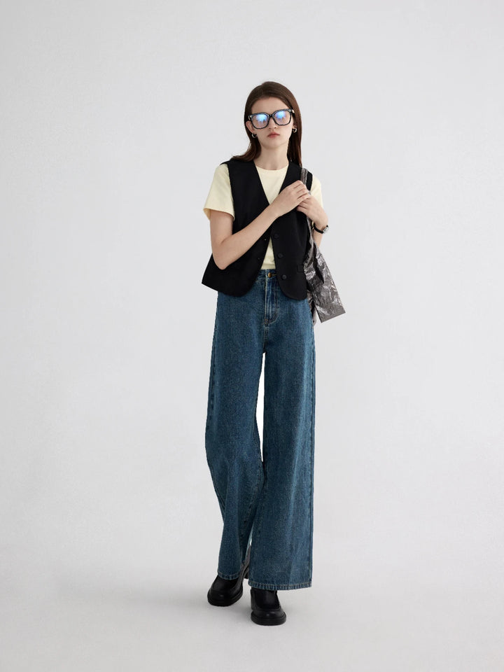 Wide-Leg Denim Jeans with High Waist and Gold-Tone Accent Buttons