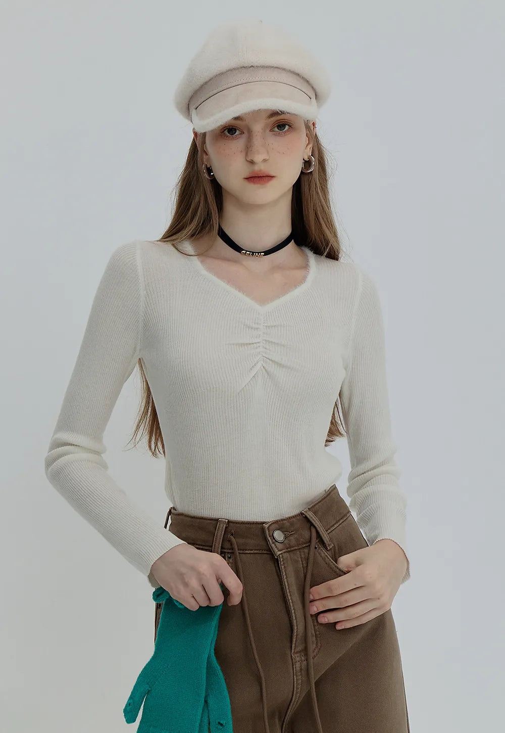 Sweater Tali leher V Wanita