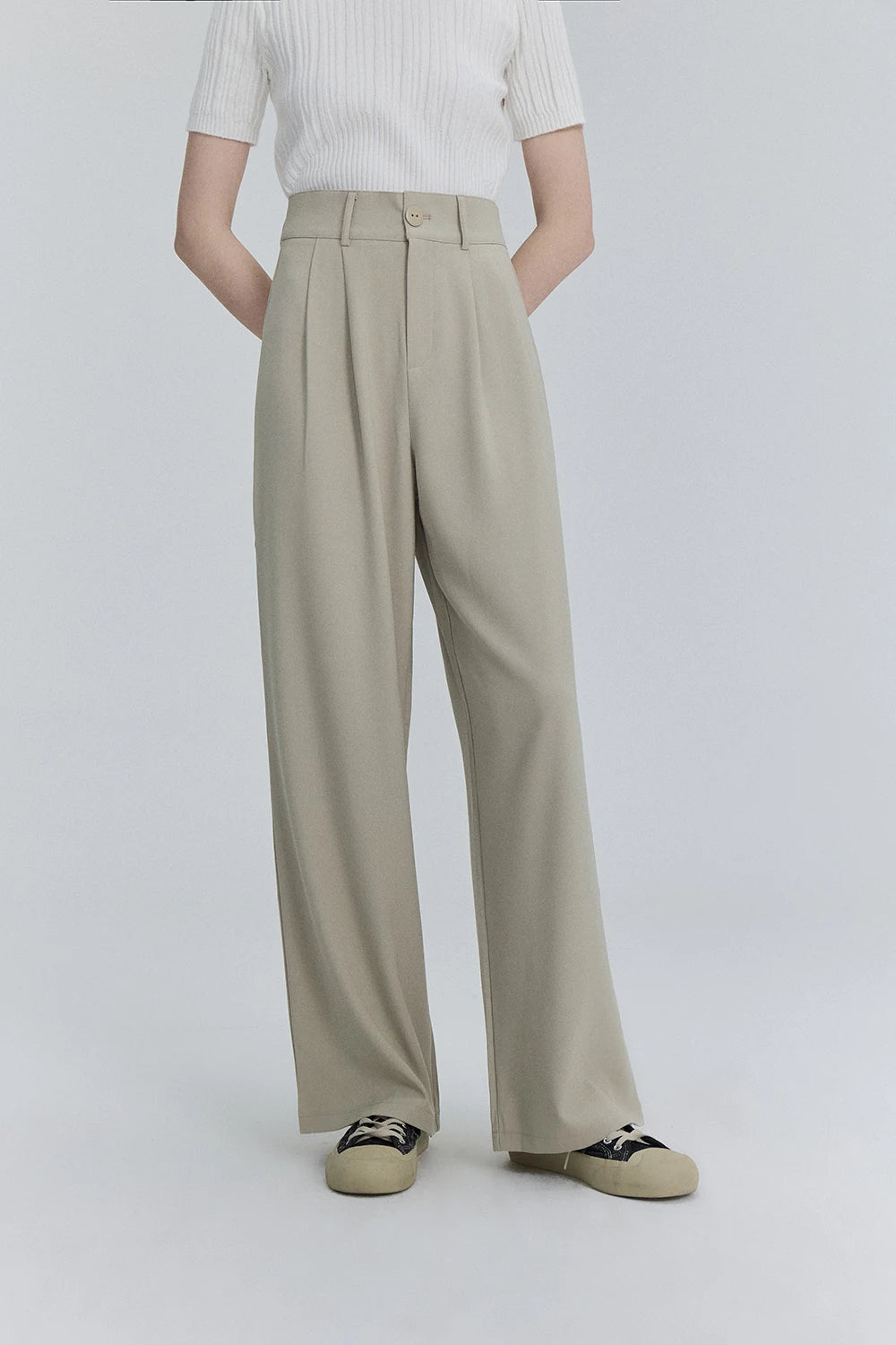 Pantalon large ajusté avec détails plissés