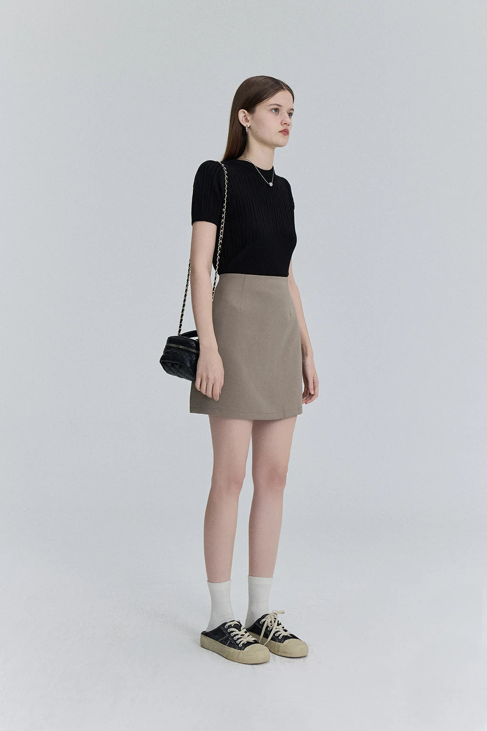 Stylish Short Skirt: Perfect for Versatile Outfits & Everyday Elegance