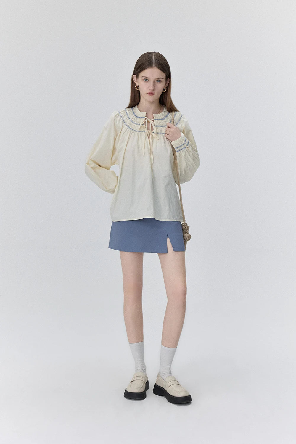 Mini-jupe trapèze élégante avec fente latérale