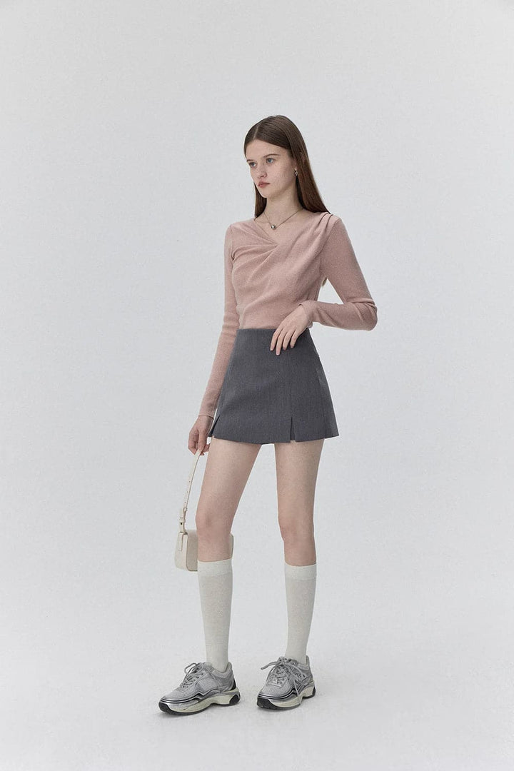 Chic Flare : Mini-jupe plissée moderne pour un style polyvalent