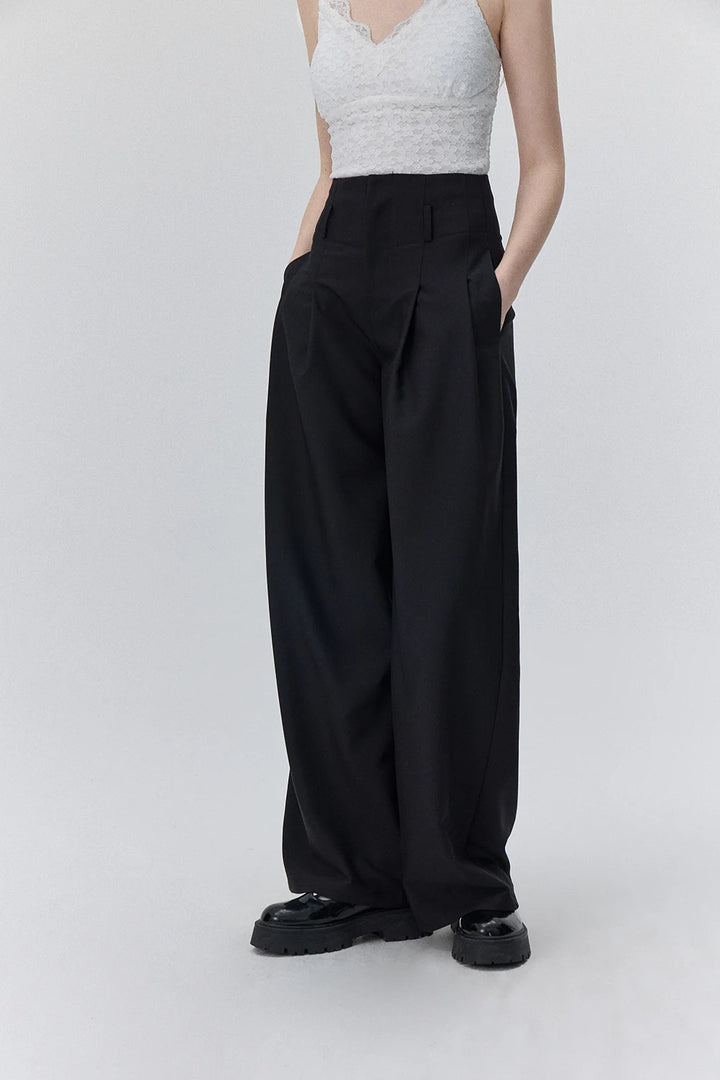 Pantalon large ajusté pour une silhouette intemporelle