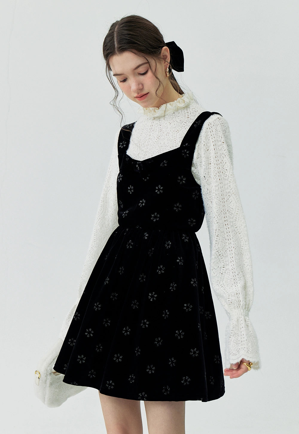 Robe noire sans manches à fleurs pour femmes avec détail de nœud