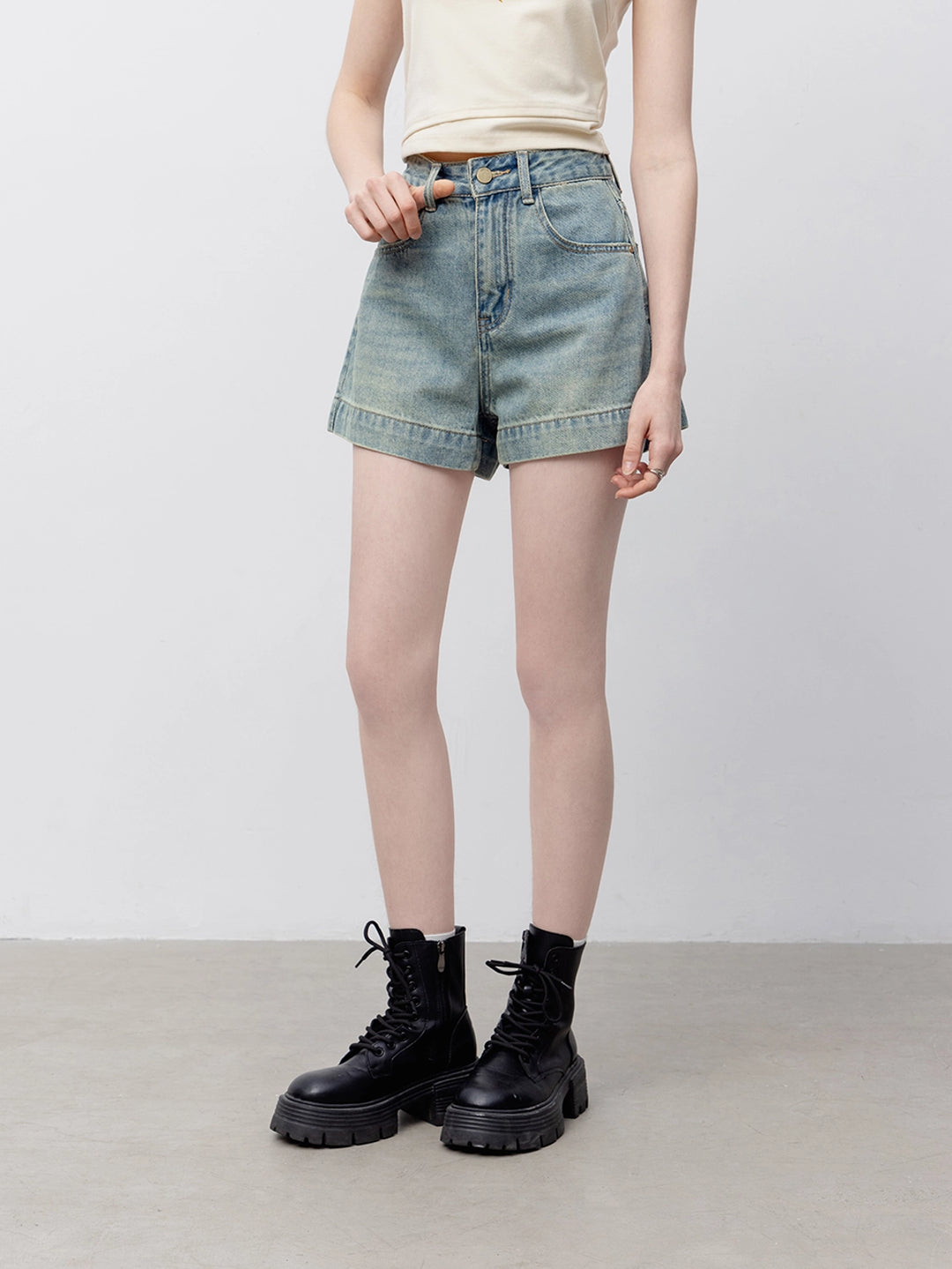 Quần short denim cạp cao cơ bản cho nữ