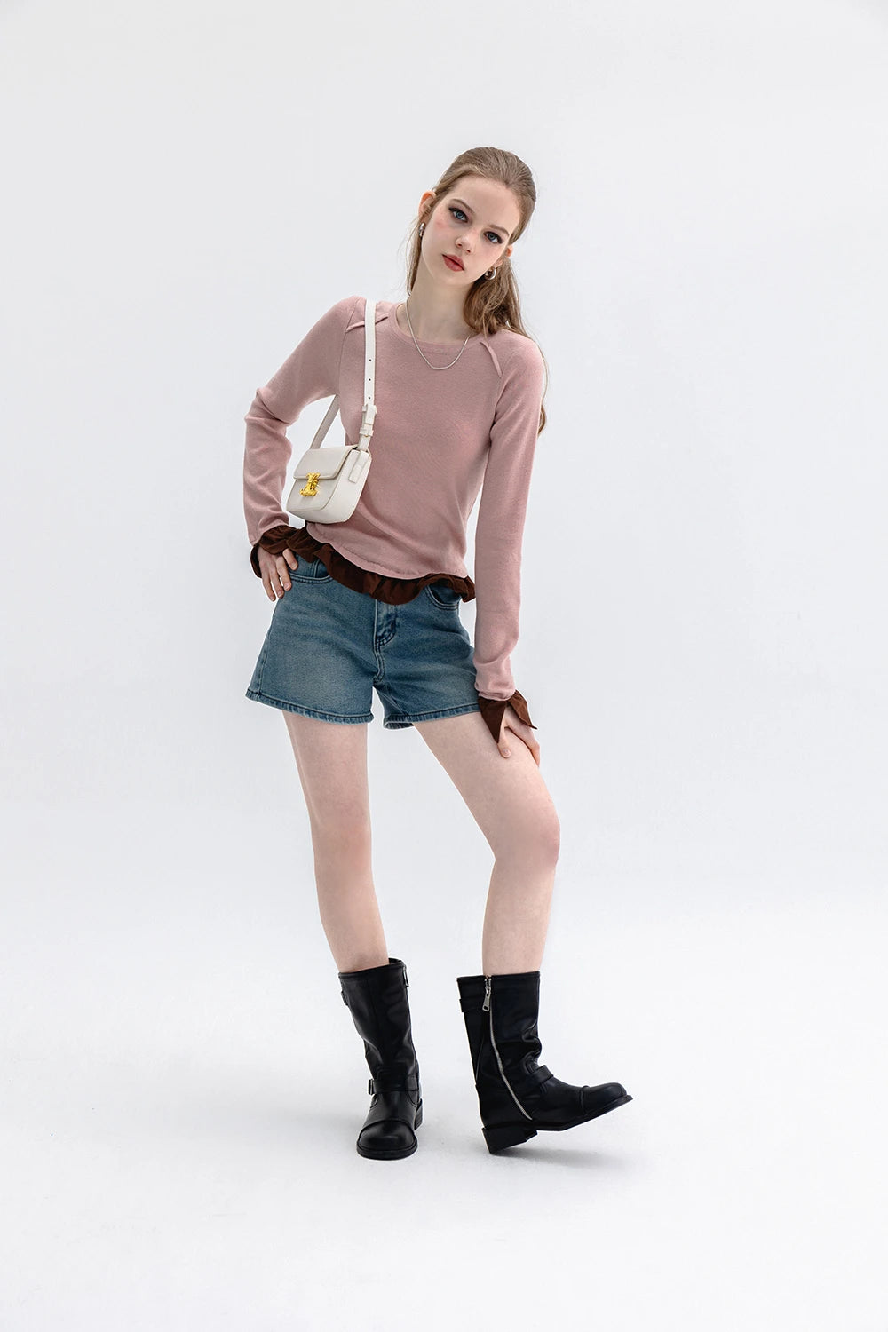 Sweater Knit Selesa dengan Accent Ruffle