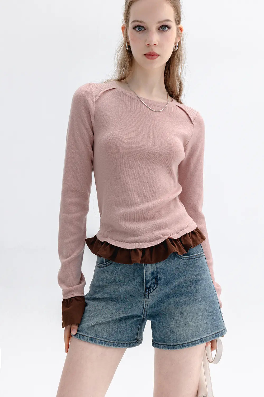 Sweater Knit Selesa dengan Accent Ruffle