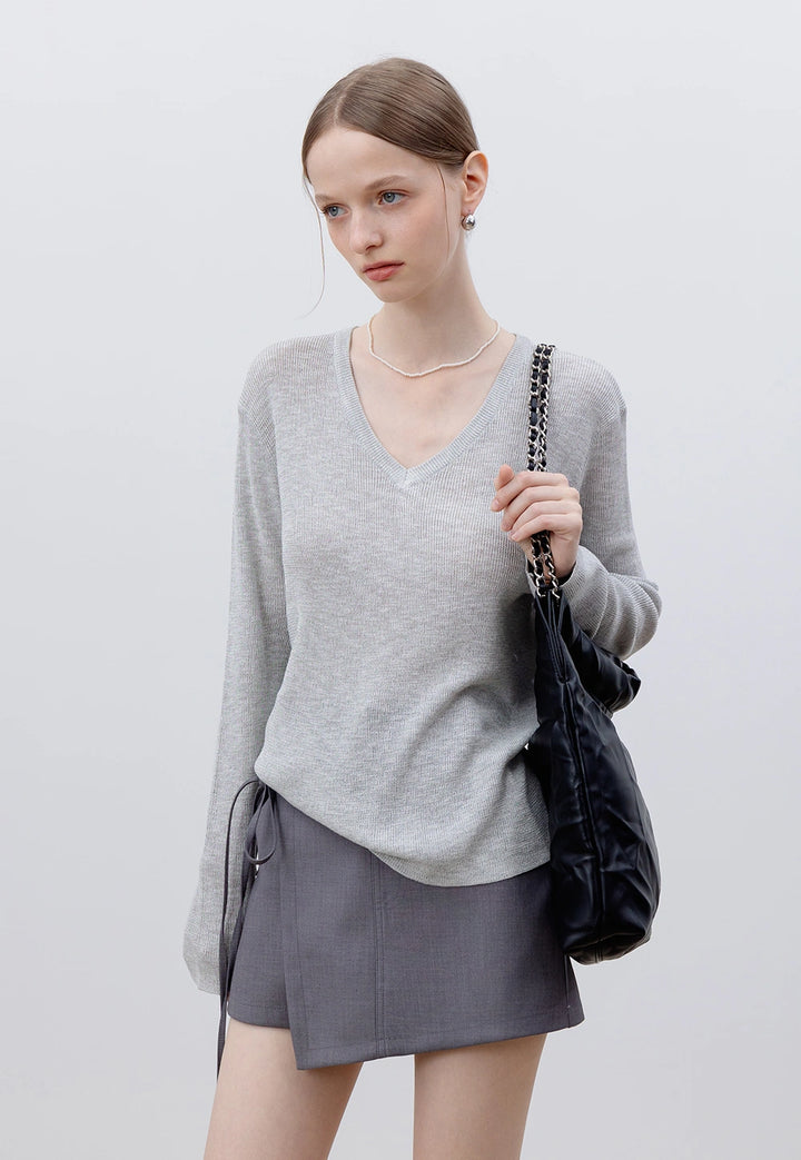 Women's V-neck Knitwear