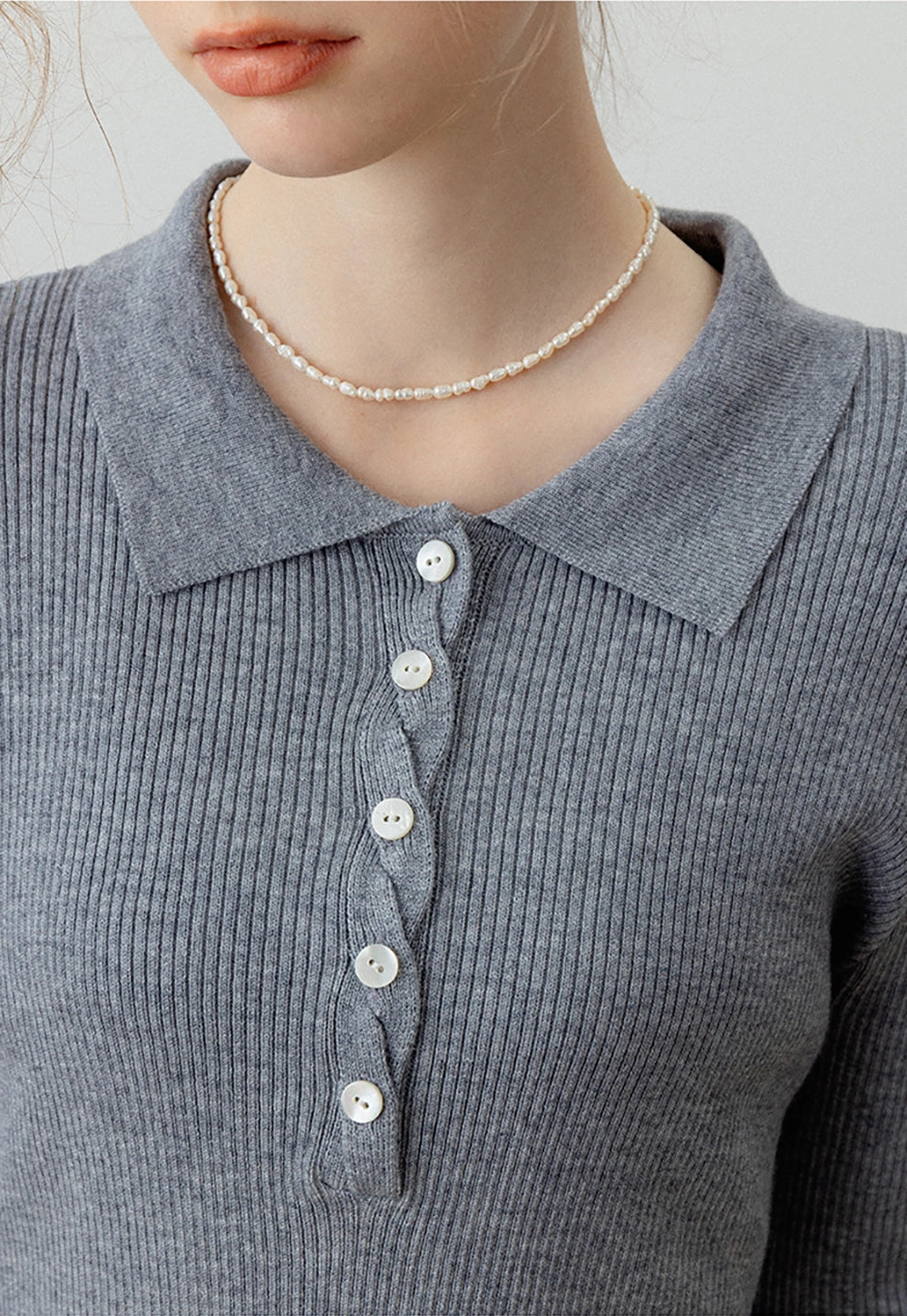 Women's Turn Down Knit Collared Button-Up Top