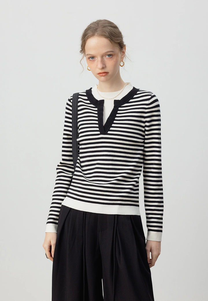 Women's Striped Knit Top – V-Neck Long-Sleeve