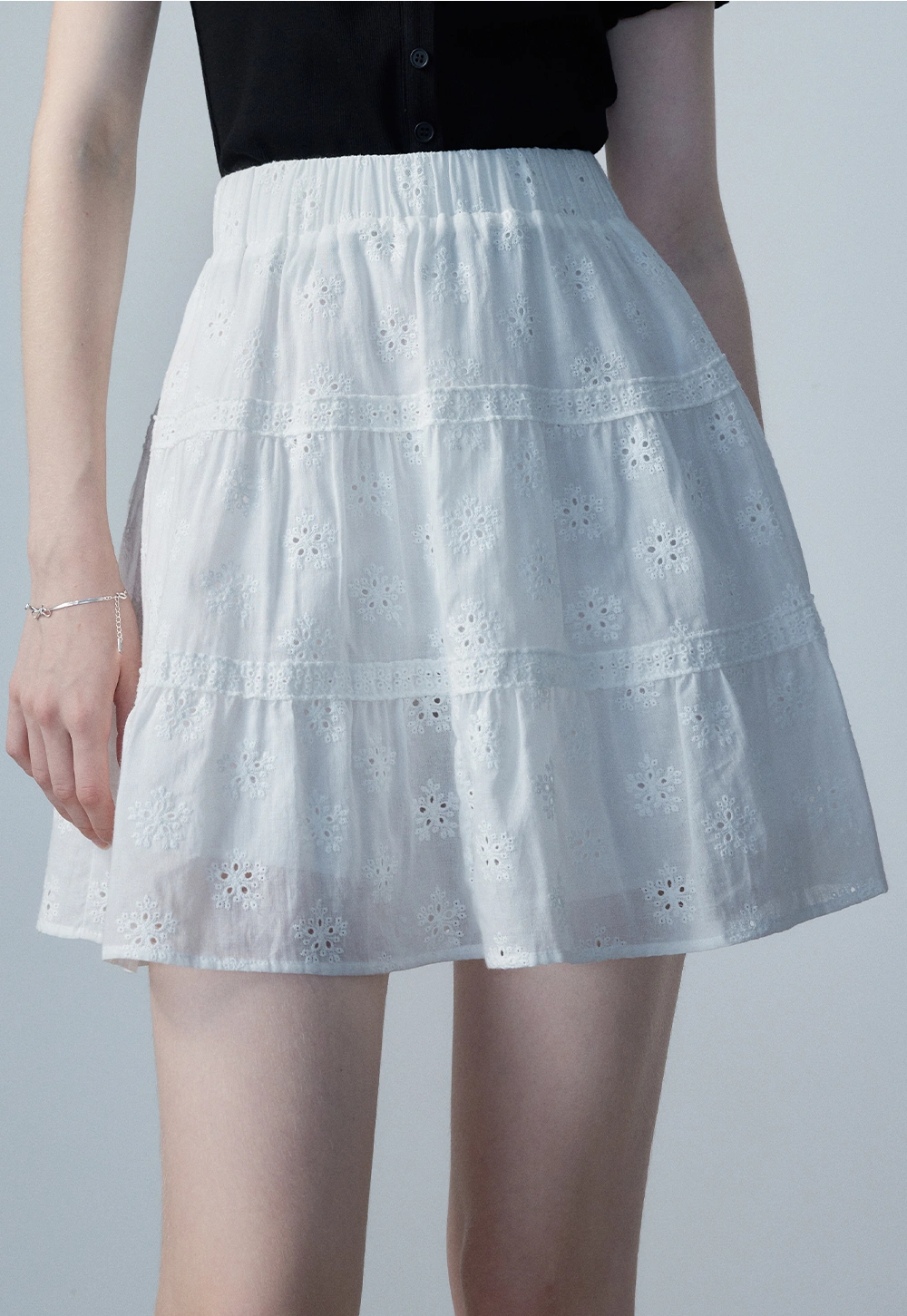 Women's White Lace Mini Skirt