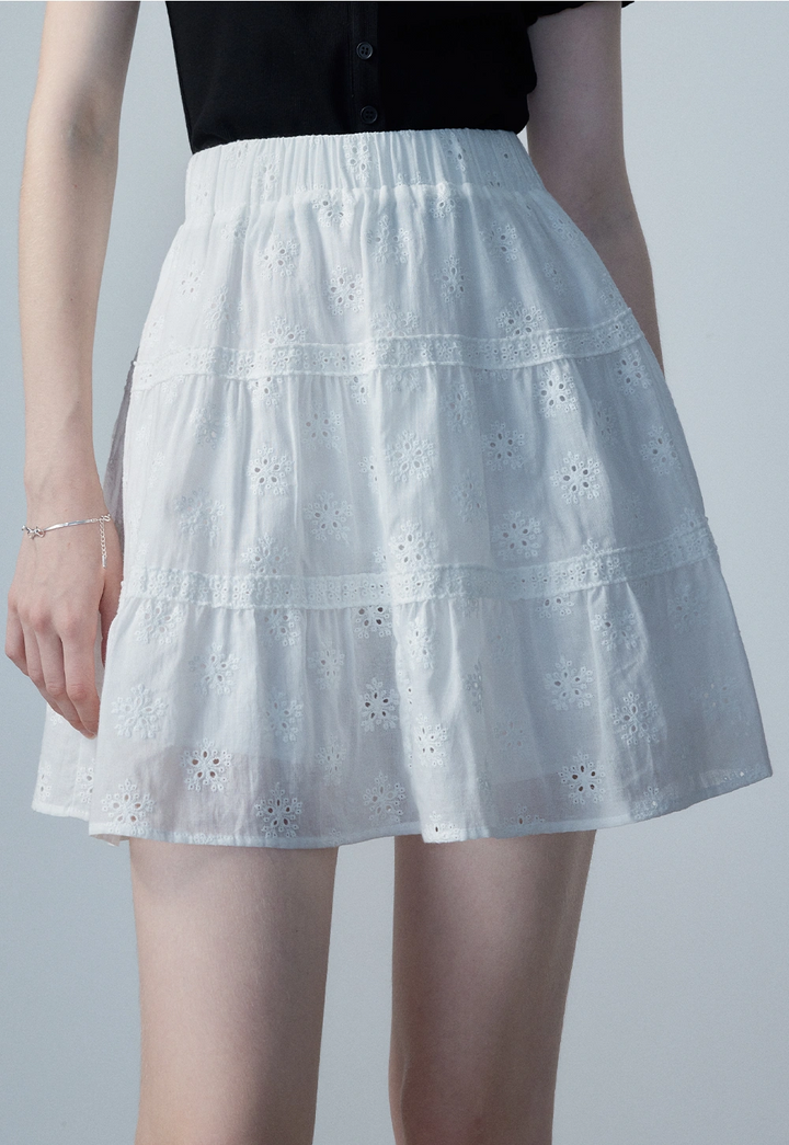 Women's White Lace Mini Skirt