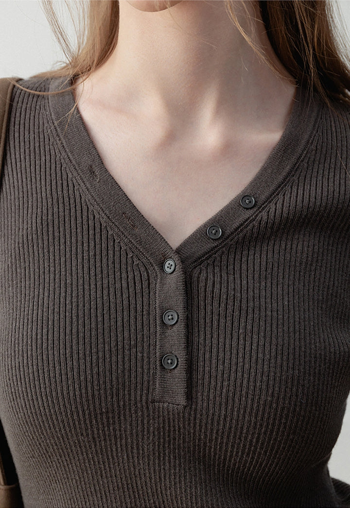 Women's V-Neck Ribbed Knit Top