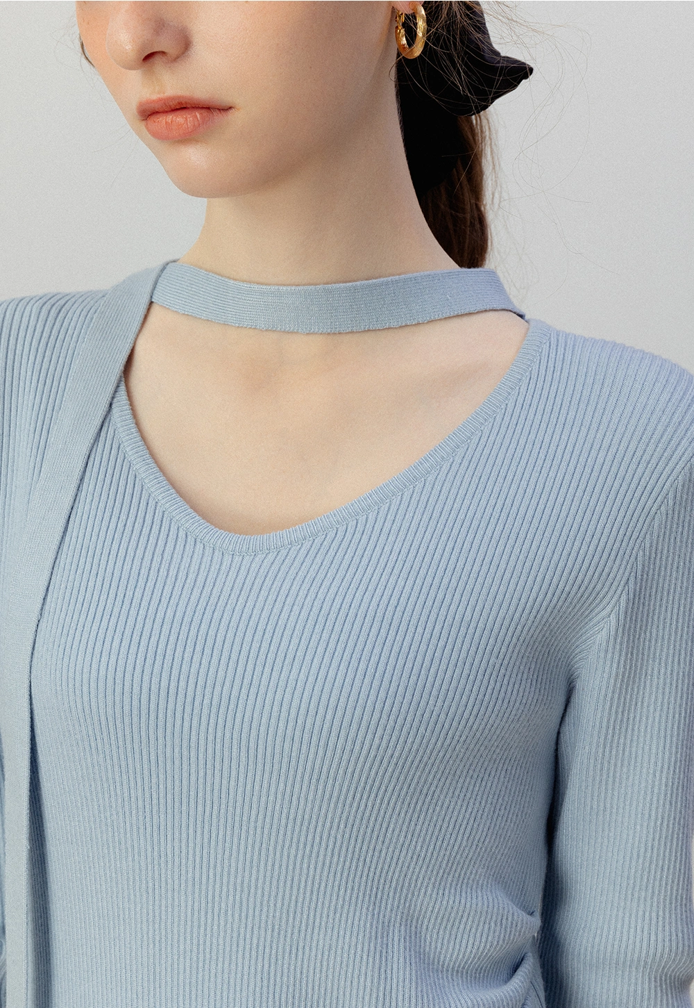 Women's Slim-Fit Knit Long Sleeve Top with Elegant Tie Detail