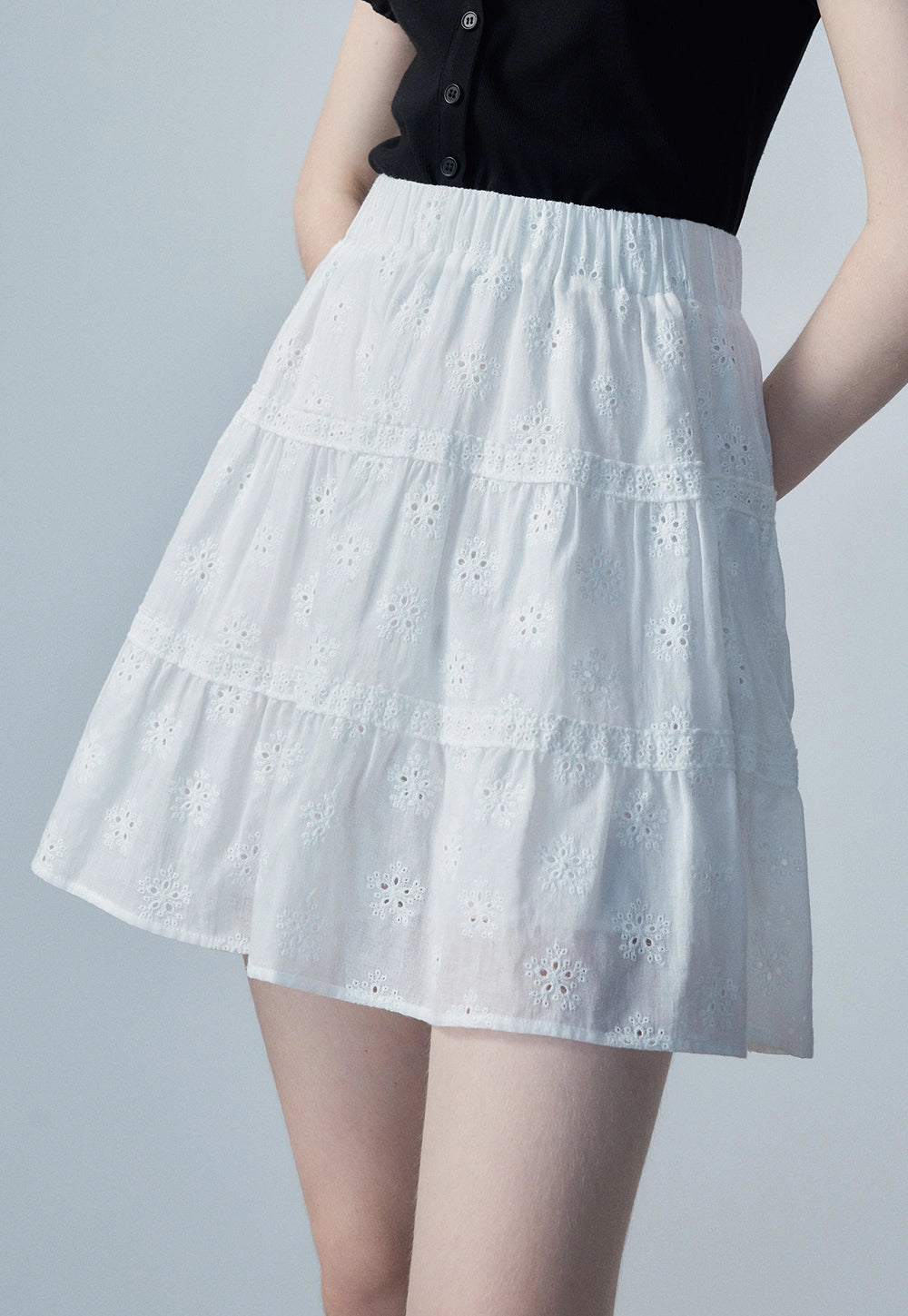 Women's White Lace Mini Skirt