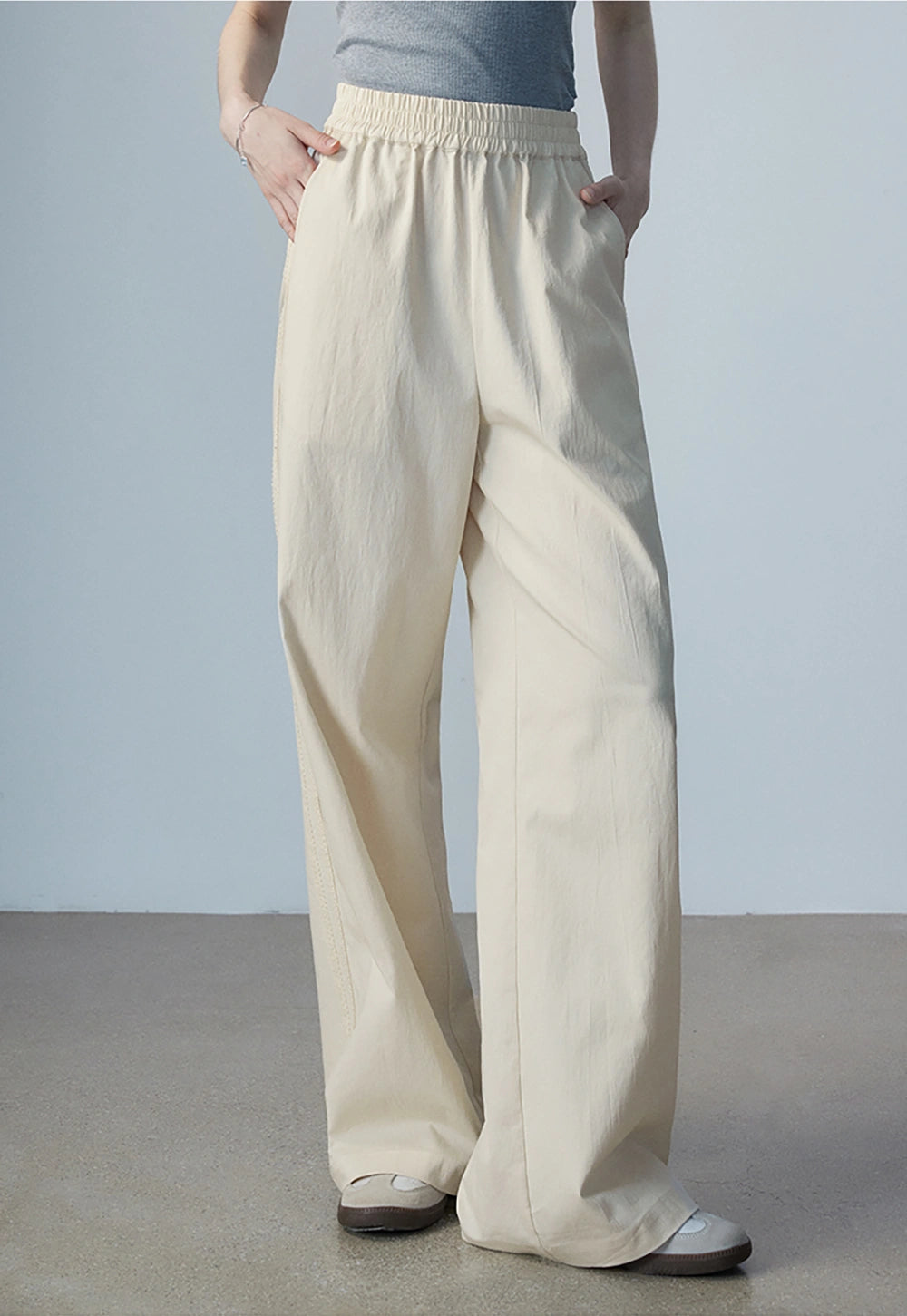 Pantalones anchos beige para mujer