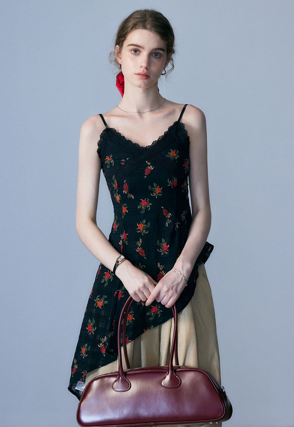 Damen-Tanktop mit Blumenmuster, asymmetrischem Spitzenbesatz