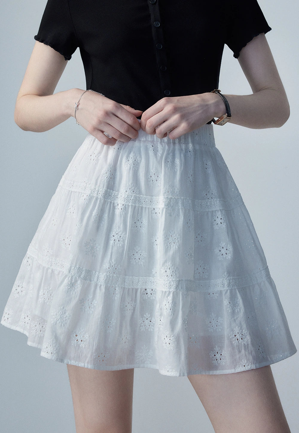 Women's White Lace Mini Skirt