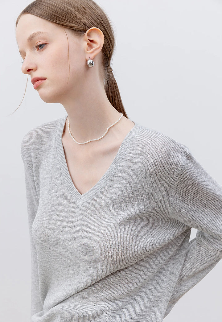 Women's V-neck Knitwear