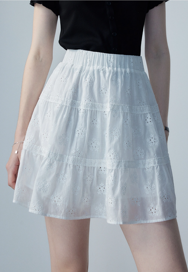 Women's White Lace Mini Skirt