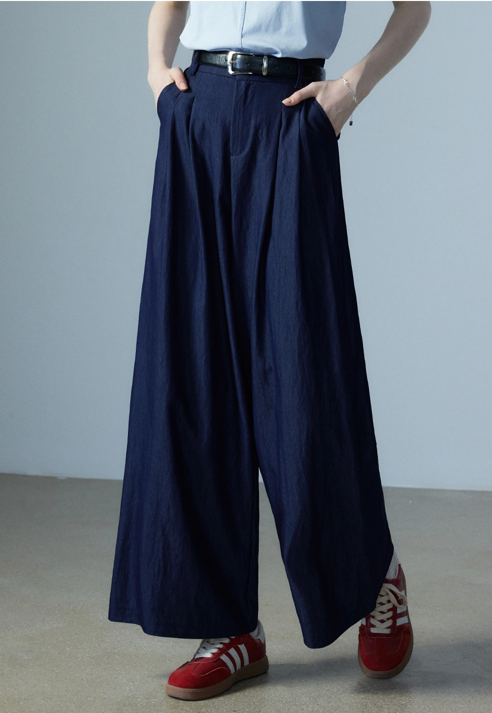 Women's Pleated Wide-Leg Trousers