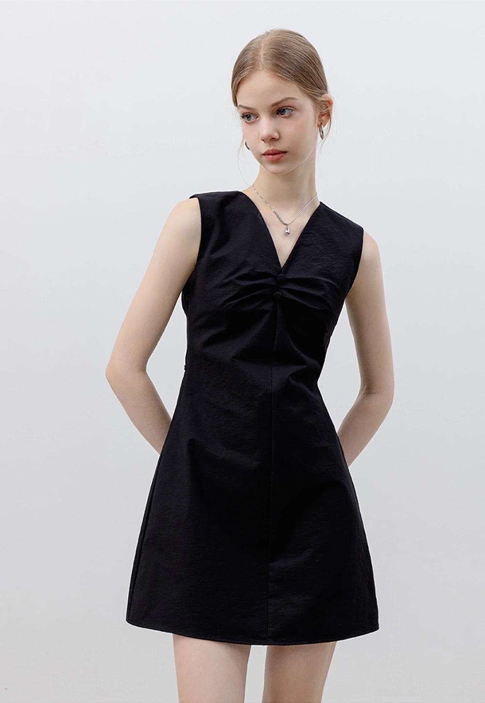 Women's Black Sleeveless Midi Dress