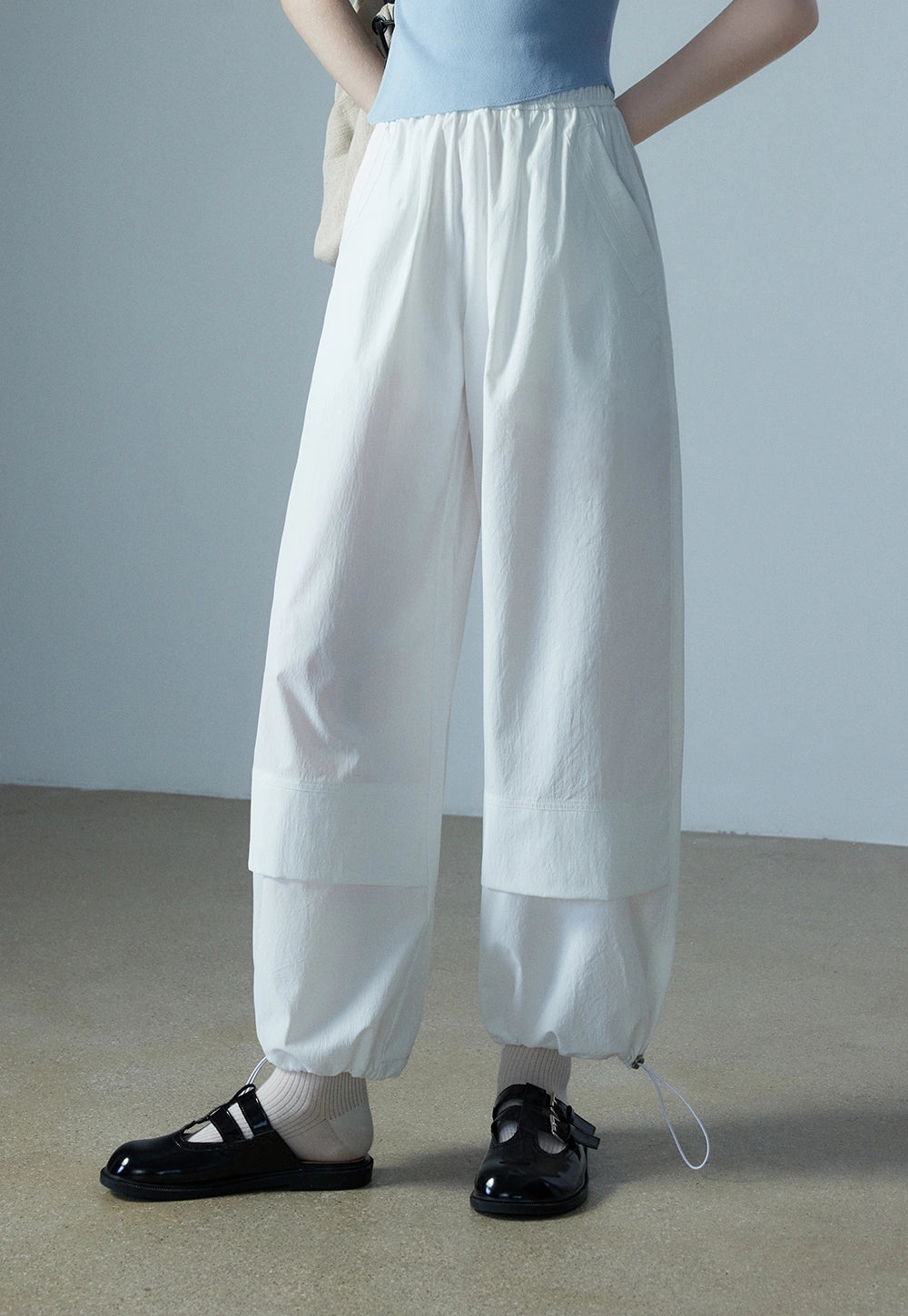 Pantaloni da donna con orlo con coulisse a gamba larga