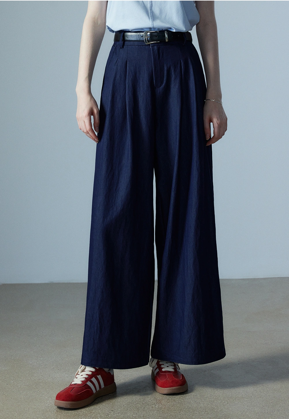 Women's Pleated Wide-Leg Trousers