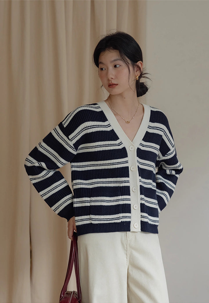 Striped Ribbed Urtleneck Sweater