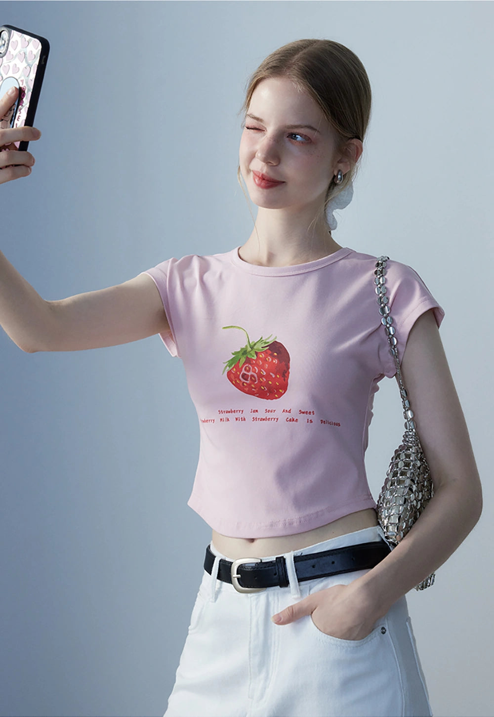 T-Shirt Potongan Cetakan Grafik Strawberi Wanita