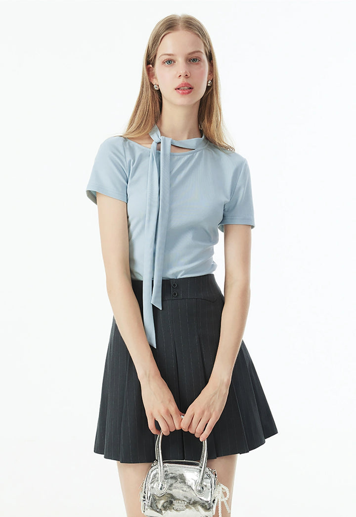 Women's Top with Neck Tie