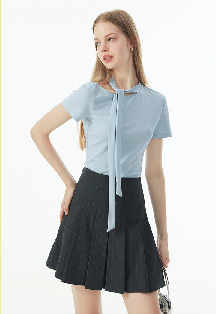 Women's Top with Neck Tie