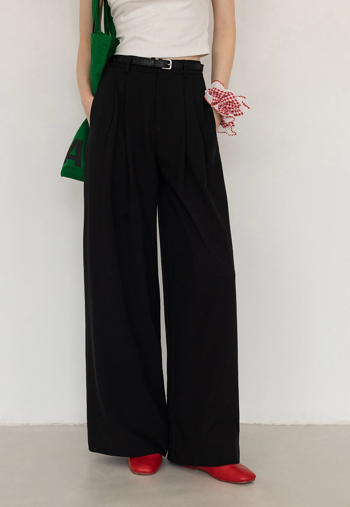 Chic Pleated Wide-Leg Pant