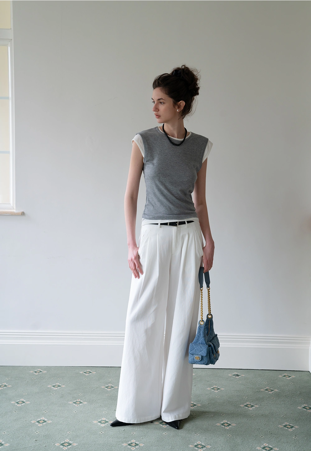 Layered Contrast Trim Sleeveless Tee