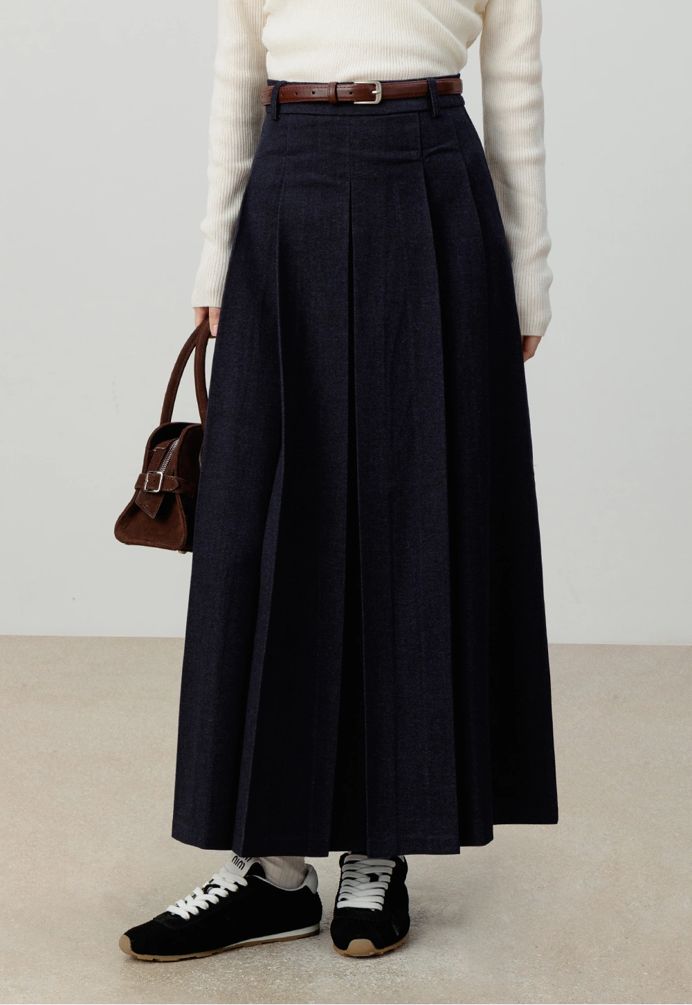 Women's Pleated Maxi Skirt with Belt