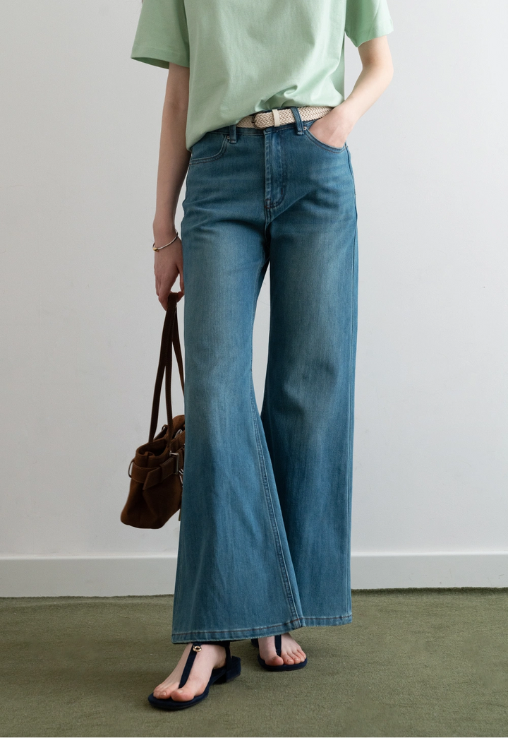 Classic Wide-Leg Denim Jeans